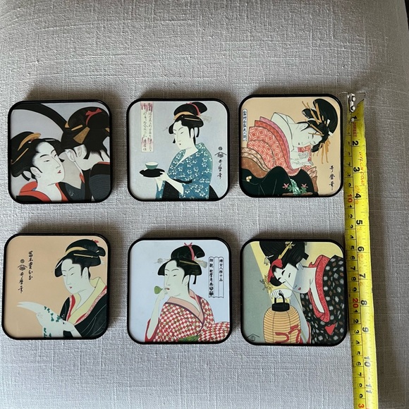 NWOT a set of traditional print coasters/decors+a bonus ashtray - Picture 3 of 6